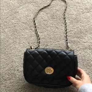 BLACK CROSSBODY BAG
